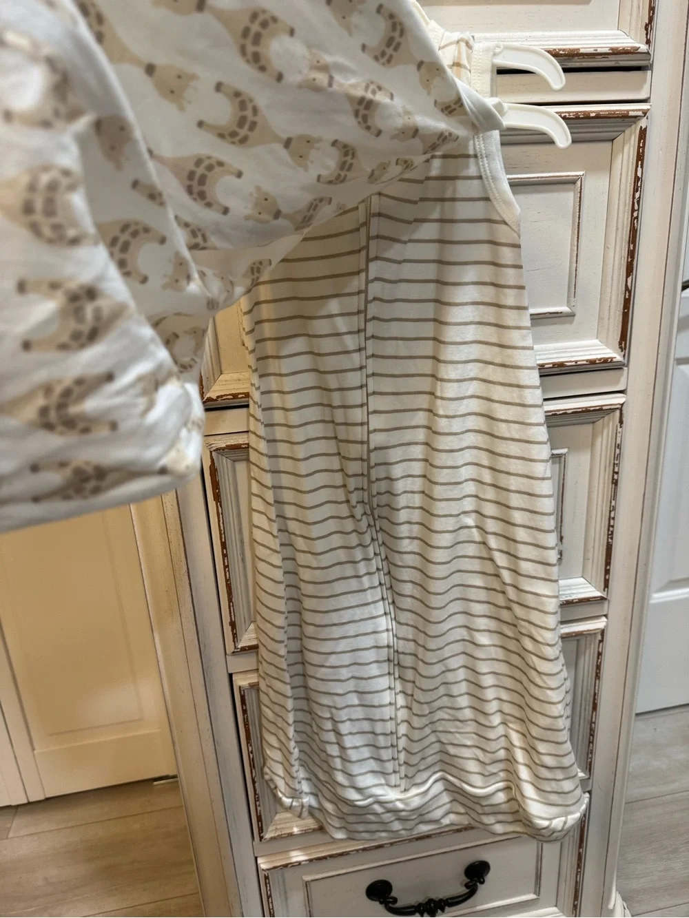 Hudson Baby Beige & White Giraffe Sleep Sack